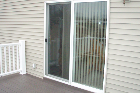 Blythe-screen-door-repair
